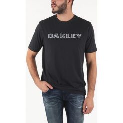 Oakley Camo Koszulka Czarny. Czarne podkoszulki męskie Oakley, m, z nadrukiem, z bawełny, z krótkim rękawem. Za 119,95 zł.