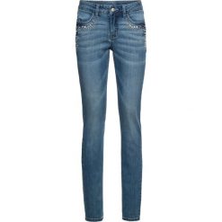 Dżinsy ze stretchem z ozdobnymi kamieniami SKINNY bonprix niebieski "bleached used". Niebieskie jeansy damskie bonprix. Za 99,99 zł.