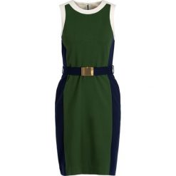 Sukienka codzienna Tory Burch Color Block Ponte 56564. Zielone sukienki damskie Tory Burch, na co dzień, xs, bez wzorów, z elastanu, bez kołnierzyka, bez rękawów, proste. W wyprzedaży za 779,00 zł.