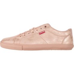 Levi's Woods Tenisówki Beżowy. Brązowe trampki i tenisówki damskie Levi's®, bez wzorów, z materiału, na sznurówki. Za 257,95 zł.