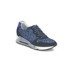 Buty Ash LOVE. Niebieskie trampki i tenisówki damskie Ash, bez wzorów, bez zapięcia. Za 429,50 zł.