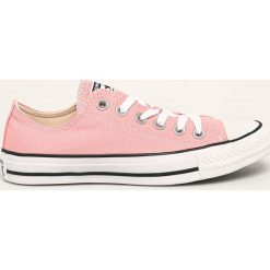 Converse - Tenisówki. Różowe trampki i tenisówki damskie Converse, z gumy, na sznurówki. W wyprzedaży za 199,90 zł.