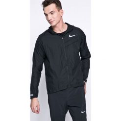 Nike - Kurtka. Czarne kurtki męskie Nike, m, z materiału, z kapturem. W wyprzedaży za 199,90 zł.