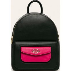Love Moschino - Plecak. Czarne plecaki damskie Love Moschino, bez wzorów, ze skóry ekologicznej. W wyprzedaży za 599,90 zł.