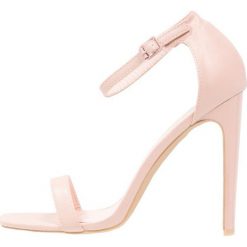 Sandały damskie: Chi Chi London Sandały na obcasie pink