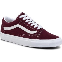Tenisówki VANS - Old Skool (Suede) Port Royale. Czerwone półbuty damskie Vans, bez wzorów, ze skóry, bez zapięcia. Za 369,00 zł.