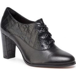 Półbuty CLARKS - Kaylin Ida 261463714 Black Combi. Czarne półbuty damskie Clarks, bez wzorów, ze skóry, eleganckie, bez obcasa, na obcasie, bez zapięcia. W wyprzedaży za 279,00 zł.
