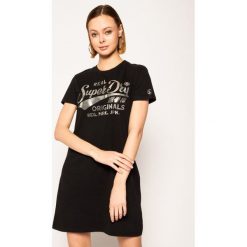 Sukienka codzienna Superdry Core W8010139A. Czarne sukienki damskie Superdry, na co dzień, bez wzorów, z bawełny, bez kołnierzyka, bez rękawów, proste. Za 209,00 zł.