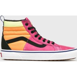 Vans - Trampki. Różowe trampki i tenisówki damskie marki Vans, ze skóry, na sznurówki. W wyprzedaży za 419,90 zł.