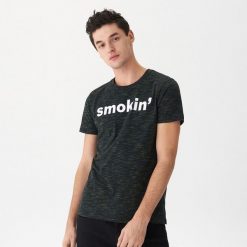T-shirt z napisem - Zielony. Zielone t-shirty damskie House, s, z napisami, bez kołnierzyka. Za 39,99 zł.