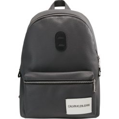 Calvin Klein Jeans PEBBLE BACKPACK Plecak grey. Szare plecaki męskie Calvin Klein Jeans, z jeansu. Za 629,00 zł.