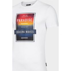 T-shirt męski TSM622 - biały - Outhorn. Białe koszulki męskie Outhorn, m, bez wzorów, bez kołnierzyka, bez rękawów. Za 49,99 zł.