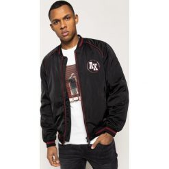 Kurtka bomber Armani Exchange 3HZB02 ZNFQZ 1200. Czarne kurtki męskie Armani Exchange, xl, bez wzorów, z poliesteru, bez kaptura. W wyprzedaży za 749,00 zł.