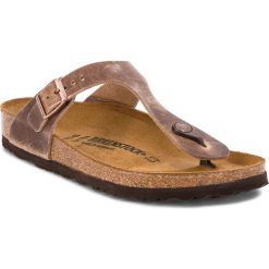 Japonki BIRKENSTOCK - Gizeh Bs 0943811 Tabacco Brown. Pomarańczowe klapki damskie Birkenstock, bez wzorów, ze skóry. W wyprzedaży za 209,00 zł.