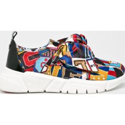 Love Moschino - Buty. Szare buty sportowe damskie Love Moschino, bez wzorów, ze skóry, sportowe. W wyprzedaży za 649,90 zł.