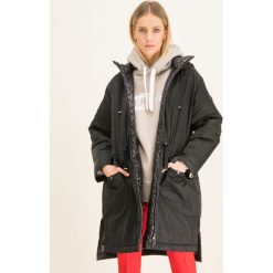 Parka Laurèl 92005. Czarne kurtki damskie Laurèl, l, bez wzorów, z poliesteru, bez kaptura. W wyprzedaży za 1579,00 zł.