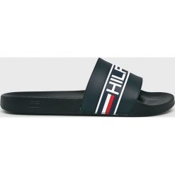 Tommy Hilfiger - Klapki. Białe kapcie męskie TOMMY HILFIGER, bez wzorów, z gumy. Za 189,90 zł.