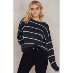 Paski damskie: NA-KD Dzianinowy sweter w paski – Grey,Multicolor