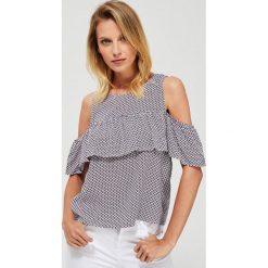 Koszula cold arms z falbaną. Niebieskie koszule damskie Moodo, l, bez wzorów, z wiskozy, bez kołnierzyka, z krótkim rękawem. Za 39,99 zł.