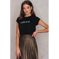 T-shirty damskie: Josefin Ekström for NA-KD T-shirt Lover – Black