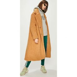 Review - Płaszcz. Czerwone kurtki damskie Review, xs, bez wzorów, z poliesteru, klasyczne. W wyprzedaży za 239,90 zł.