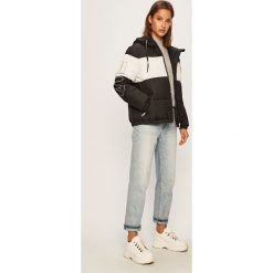 Fila - Kurtka. Różowe kurtki damskie Fila, s, bez wzorów, z poliesteru, krótkie, z kapturem. W wyprzedaży za 349,90 zł.