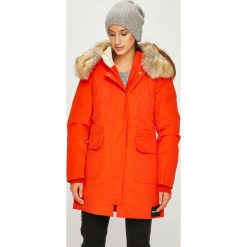 Calvin Klein Jeans - Parka puchowa. Czerwone parki damskie marki Calvin Klein Jeans, s, z jeansu. Za 1499,00 zł.