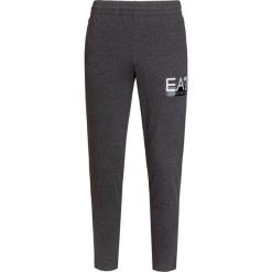 Spodnie EA7 EMPORIO ARMANI. Szare spodnie męskie EA7 Emporio Armani, na co dzień, z nadrukiem, z bawełny. Za 378,00 zł.