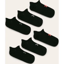 Under Armour - Skarpetki (6-pack). Czerwone skarpetki damskie Under Armour, bez wzorów, z elastanu. W wyprzedaży za 69,90 zł.