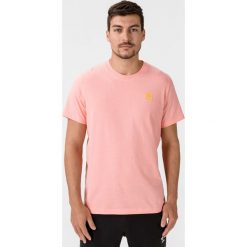 Adidas Originals Koszulka Różowy. Różowe podkoszulki męskie adidas Originals, xl, z nadrukiem, z bawełny, z krótkim rękawem. Za 119,95 zł.