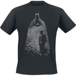 Batman Wayne T-Shirt czarny. Czarne t-shirty męskie marki Batman, l, z nadrukiem, z okrągłym kołnierzem. Za 79,90 zł.