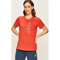 Adidas Performance - T-shirt. Czerwone topy damskie adidas Performance, s, z nadrukiem, z elastanu, z okrągłym kołnierzem. W wyprzedaży za 69,90 zł.