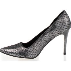Metaliczne szpilki skórzane srebrne J. Wolski. Szare szpilki J. Wolski, bez wzorów, eleganckie, bez obcasa, na szpilce, bez zapięcia. W wyprzedaży za 160,00 zł.