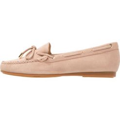Mokasyny damskie: MICHAEL Michael Kors SUTTON Mokasyny dark khaki