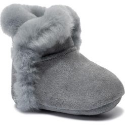 Buty UGG - I Lassen 1103501I Gys. Szare kozaki dziewczęce Ugg, z wełny. W wyprzedaży za 199,00 zł.