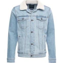 Hollister Co. COLLAR TRUCKER Kurtka jeansowa light wash. Niebieskie kurtki męskie marki Hollister Co., m, bez wzorów, z elastanu. Za 359,00 zł.