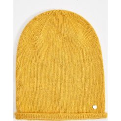 Czapka beanie z domieszką kaszmiru - Żółty. Żółte czapki damskie Mohito, bez wzorów, z kaszmiru. Za 29,99 zł.