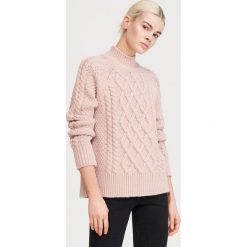 Sweter z golfem - Różowy. Różowe swetry damskie Reserved, s, bez wzorów, bez rękawów, bez kaptura. W wyprzedaży za 69,99 zł.