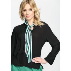 Czarna Bluzka Neckerchief. Czarne bluzki damskie Born2be, s, bez wzorów, z okrągłym kołnierzem, z długim rękawem. Za 59,99 zł.
