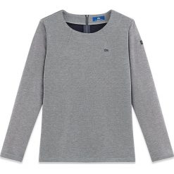 Sweter w kolorze szarym. Szare swetry damskie TBS, z haftami, klasyczne, bez rękawów, bez kaptura. W wyprzedaży za 65,95 zł.