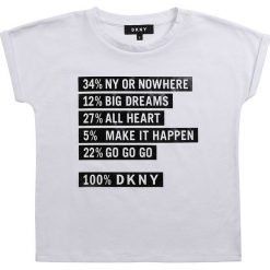 Dkny - T-shirt dziecięcy 110-146 cm. Białe bluzki dziewczęce DKNY, z nadrukiem, z bawełny, z okrągłym kołnierzem, z krótkim rękawem, krótkie, bez kaptura. W wyprzedaży za 139,90 zł.