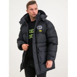 Kurtka puchowa MCQ Alexander McQueen 47386 RNQ20 1000. Czarne kurtki męskie McQ Alexander McQueen, m, bez wzorów, z poliesteru, bez kaptura. W wyprzedaży za 1959,00 zł.