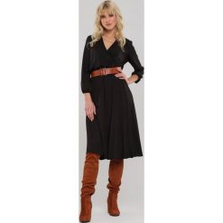 Czarna Sukienka Hacketts. Czarne sukienki damskie Renee, s, bez wzorów, eleganckie, bez kołnierzyka, bez rękawów, długie, midi, rozkloszowane. Za 99,99 zł.