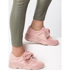 Różowe Buty Sportowe Umbrella. Różowe buty sportowe damskie Born2be, bez wzorów, sportowe. W wyprzedaży za 34,99 zł.