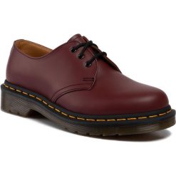 Półbuty DR. MARTENS - 1461 11838600 Cheery Red/Smooth. Czerwone półbuty damskie Dr. Martens, ze skóry, klasyczne, bez obcasa, na obcasie, bez zapięcia. W wyprzedaży za 439,00 zł.