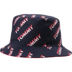 Kapelusze damskie: Tommy Jeans REVERSIBLE BUCKET Kapelusz blue
