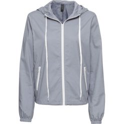 Kurtka z kontrastowymi elementami bonprix jasnoniebiesko-biały. Niebieskie kurtki damskie marki bonprix, bez wzorów, z kapturem. Za 54,99 zł.
