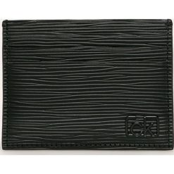 Calvin Klein - Portfel skórzany. Czarne portfele męskie Calvin Klein, bez wzorów, ze skóry. W wyprzedaży za 159,90 zł.