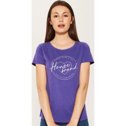 T-shirt Fioletowy. Fioletowe t-shirty damskie marki House, l. W wyprzedaży za 15,99 zł.
