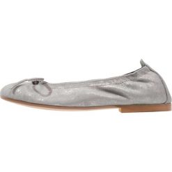 Clic! Baleriny grey. Szare baleriny dziewczęce marki clic!, z materiału. W wyprzedaży za 134,50 zł.